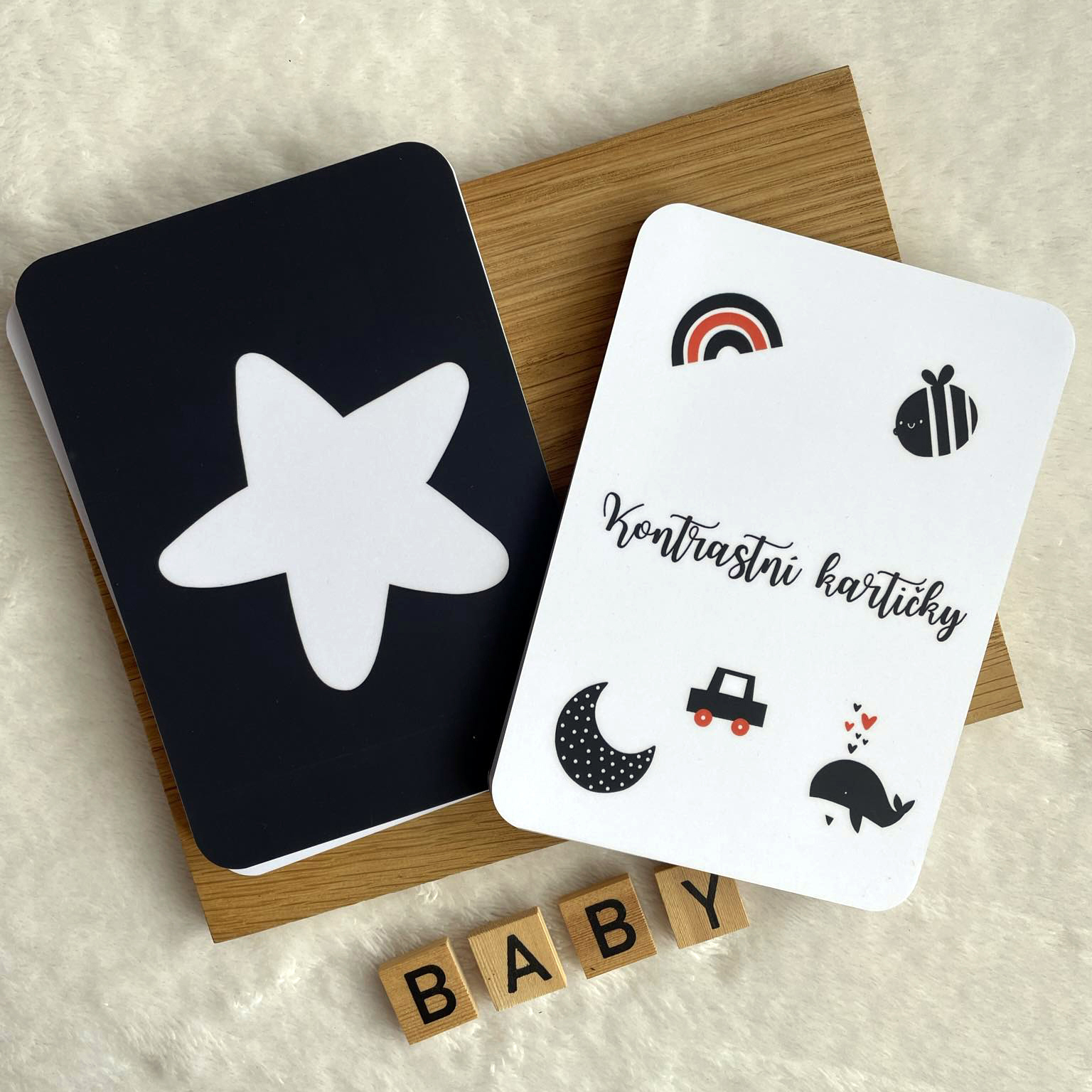 Kontrastní karty pro novorozence